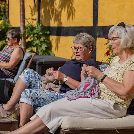 Pension Slaegtsgaarden Allinge-Sandvig ภายนอก รูปภาพ
