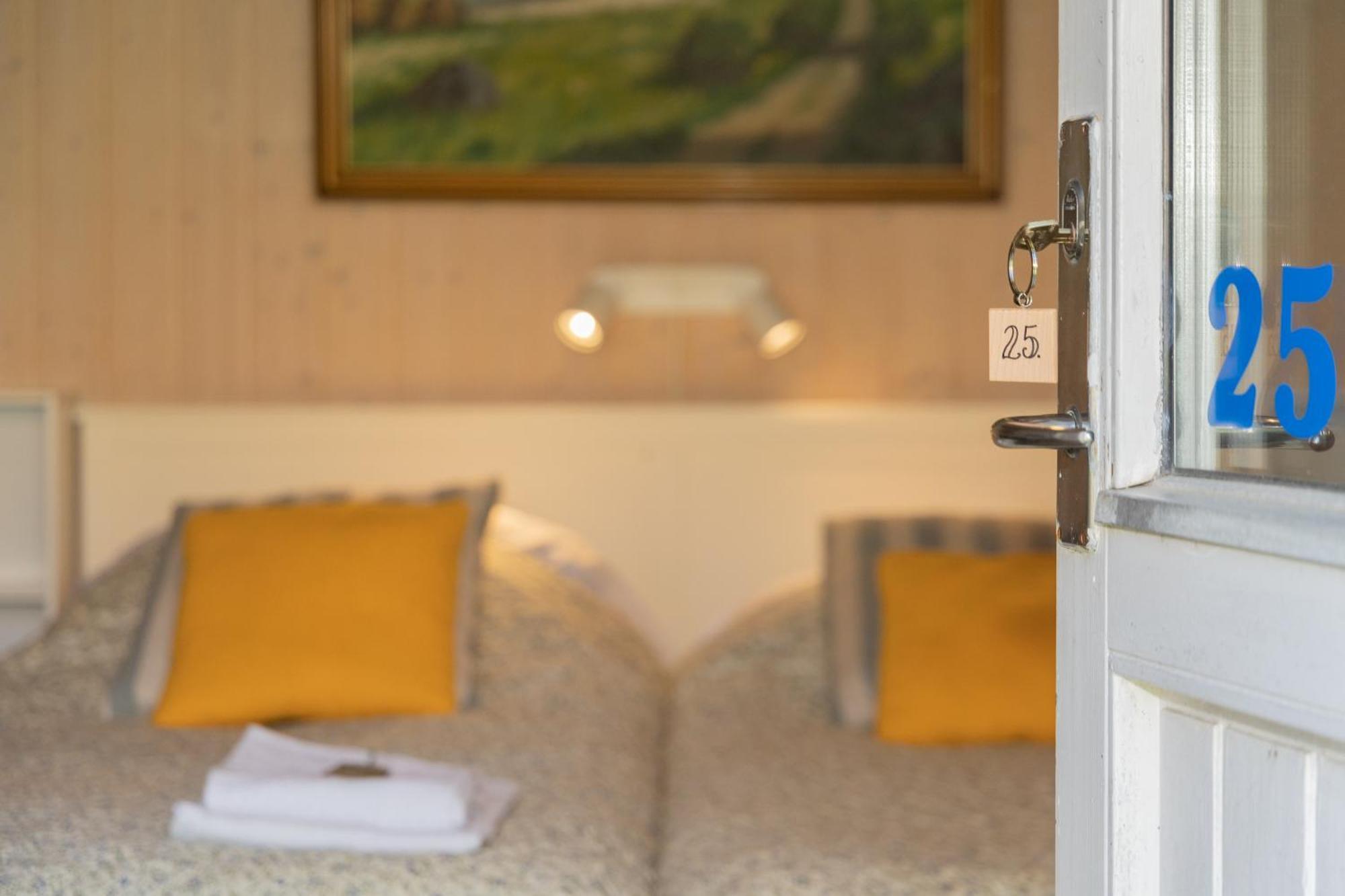 Pension Slaegtsgaarden Allinge-Sandvig ภายนอก รูปภาพ
