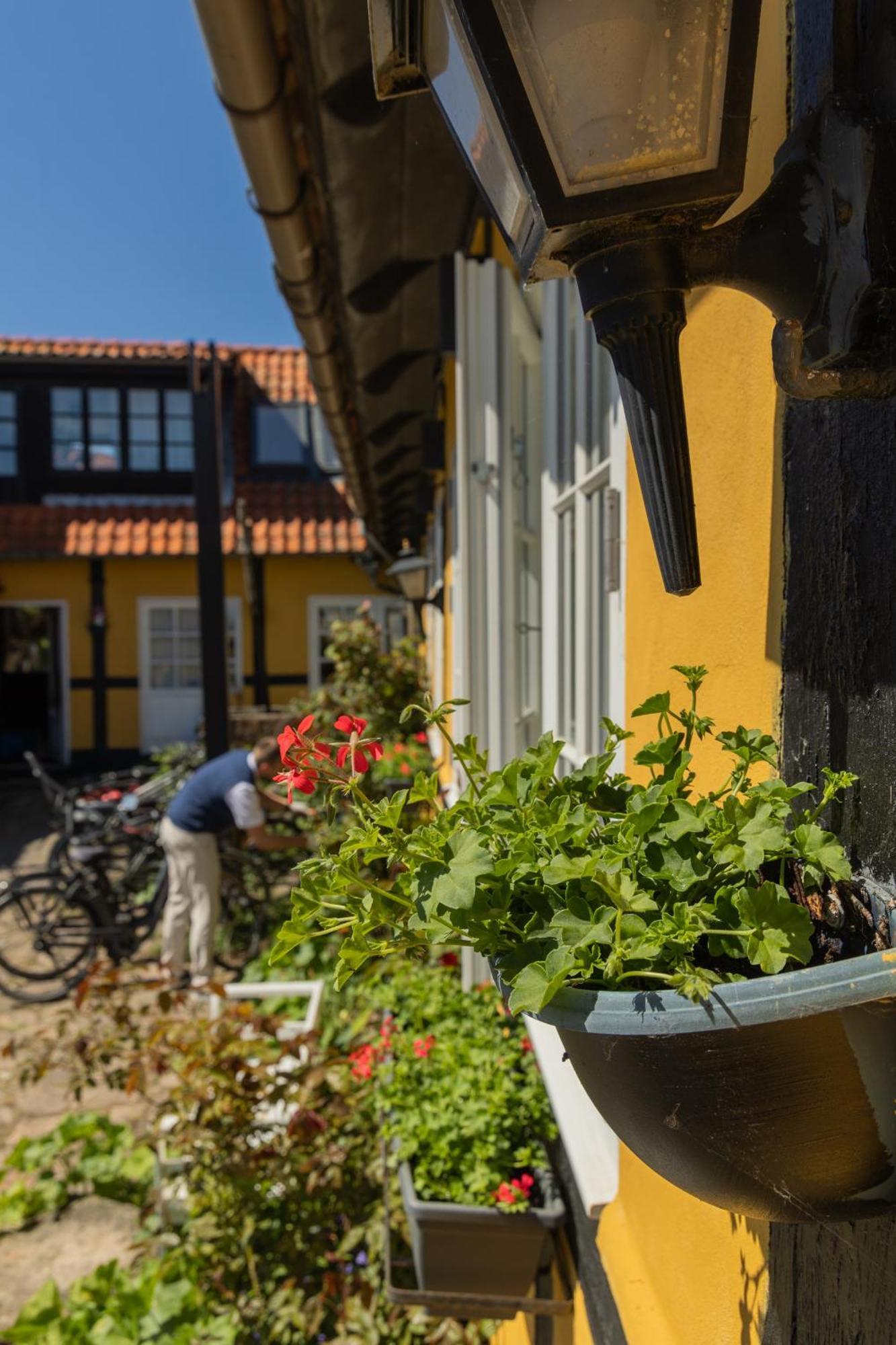 Pension Slaegtsgaarden Allinge-Sandvig ภายนอก รูปภาพ