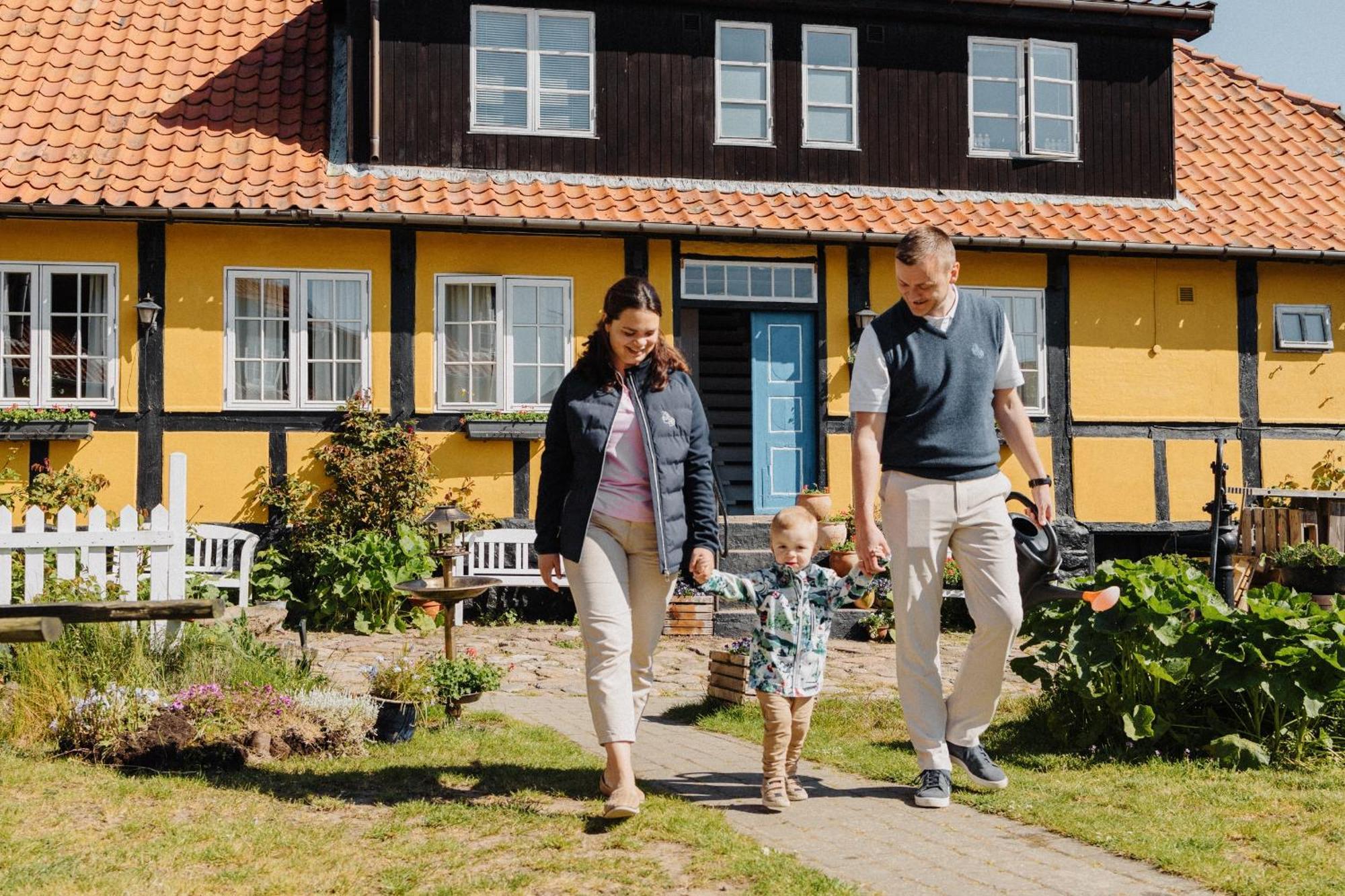 Pension Slaegtsgaarden Allinge-Sandvig ภายนอก รูปภาพ