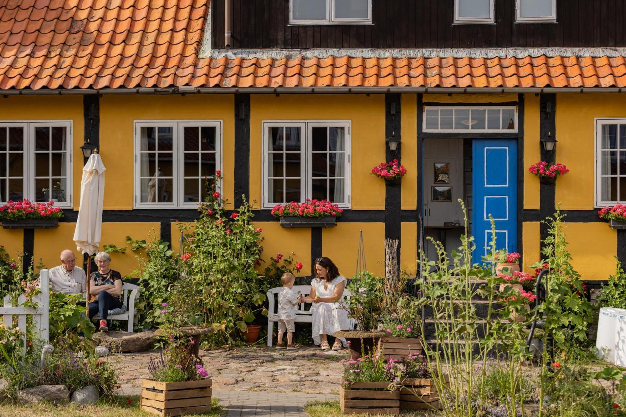 Pension Slaegtsgaarden Allinge-Sandvig ภายนอก รูปภาพ