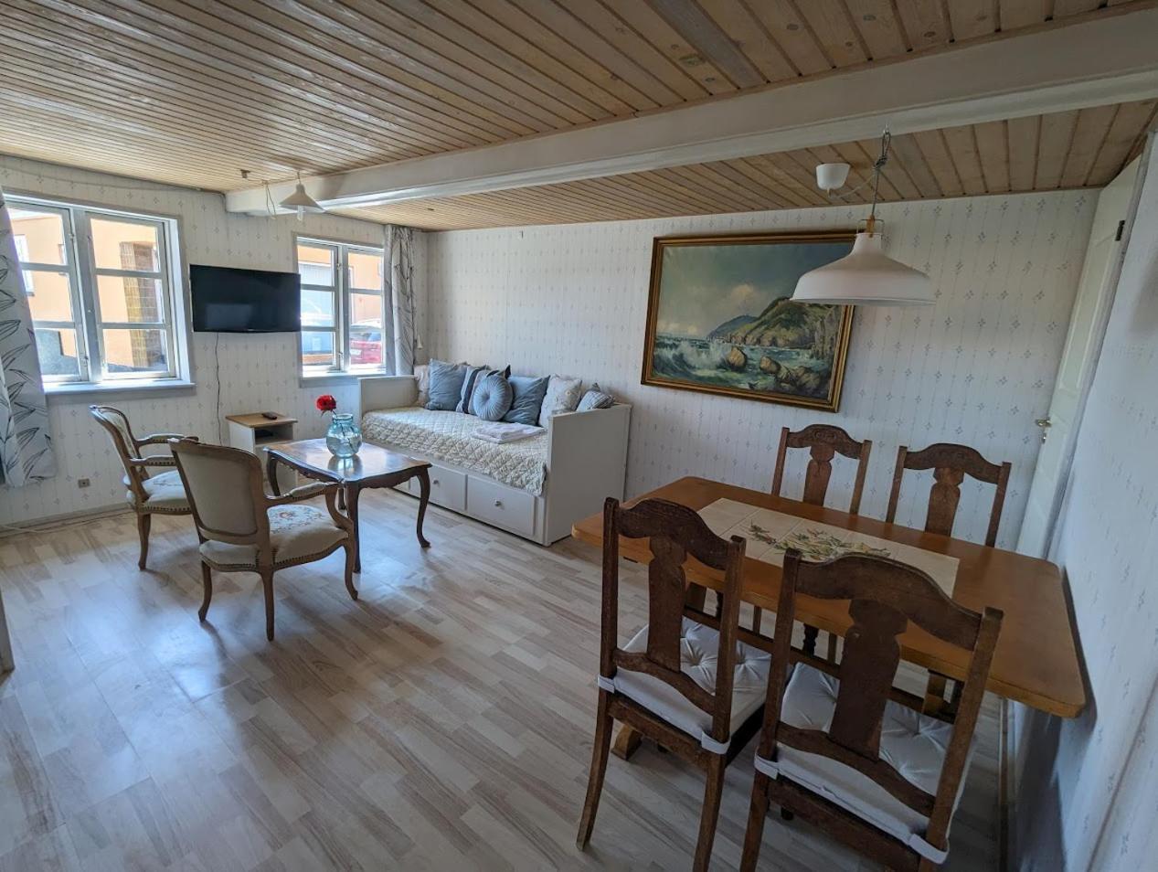 Pension Slaegtsgaarden Allinge-Sandvig ภายนอก รูปภาพ